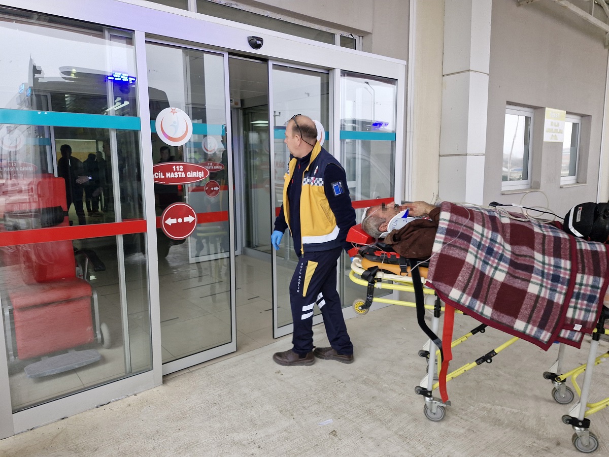 otomobil takla attı, 5 kişi yaralandı (4)