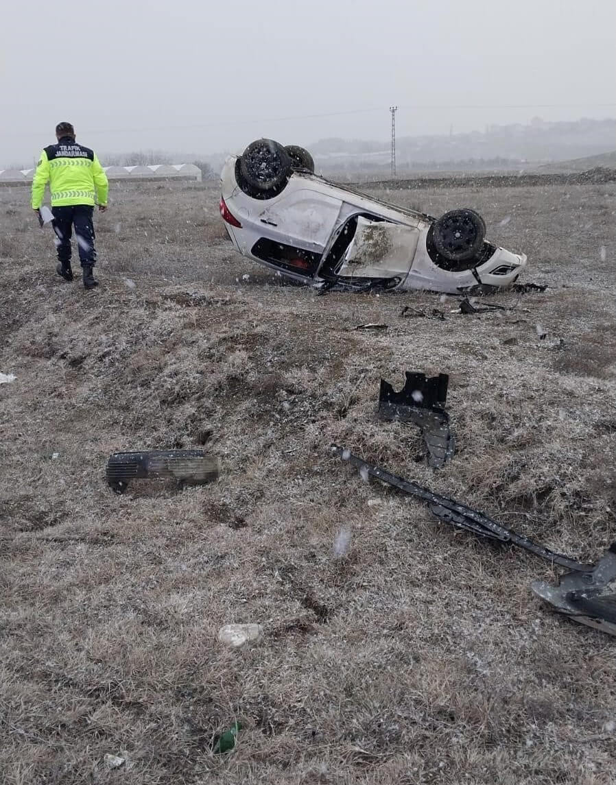 Otomobil takla attı, sürücüsü yaralandı (1)
