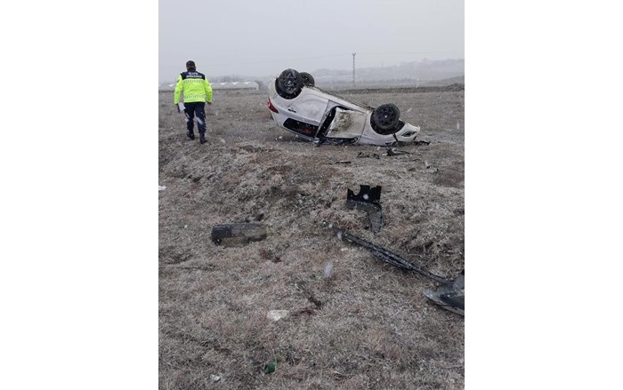 Otomobil takla attı, sürücüsü yaralandı (1)