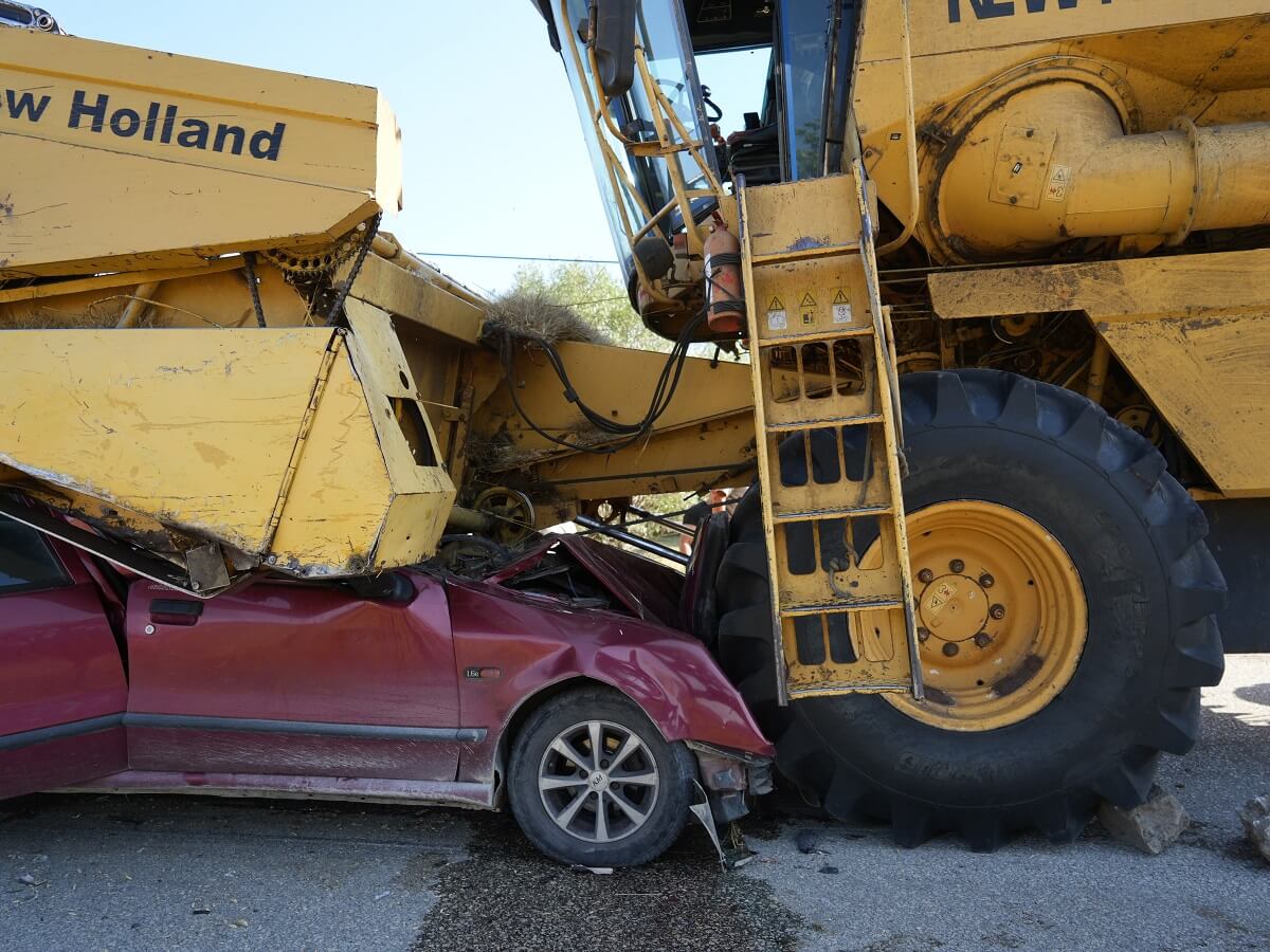 Otomobilin biçerdöver altında ezildiği kazada Sefer Akkaya, hayatını kaybetti (1)