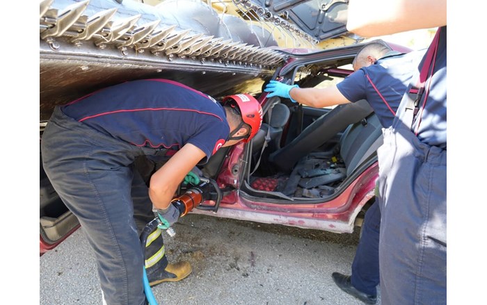 Otomobilin biçerdöver altında ezildiği kazada Sefer Akkaya, hayatını kaybetti (2)