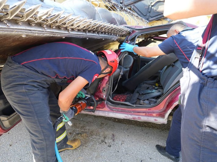 Otomobilin biçerdöver altında ezildiği kazada Sefer Akkaya, hayatını kaybetti (2)