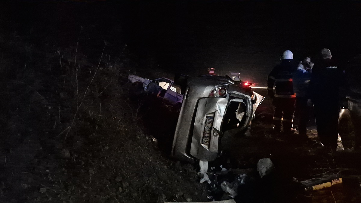 otomobilin şarampole devrilmesi (2)