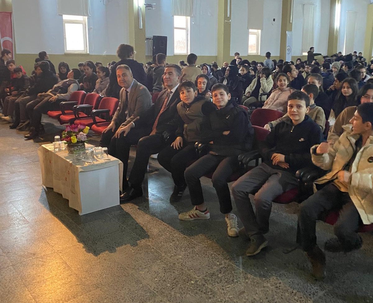 Oyunu Alaca Milli Eğitim Müdürlüğü organize etti