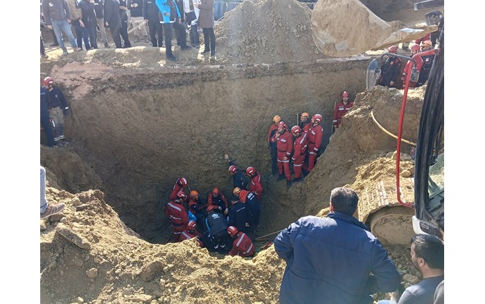 Polatlı'da çöken kanalizasyon bağlantısı inşaatında 2 işçi hayatını kaybetti (2)