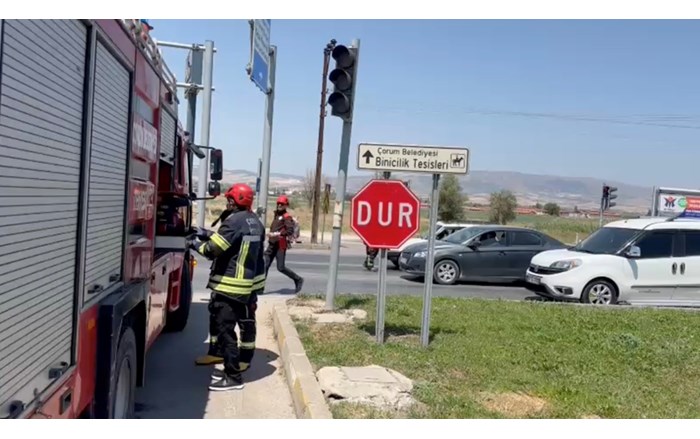Polis ekipleri tarafından 100 promil alkollü olduğu tespit edilen aracın sürücüsü, polis merkezine götürüldü (1)