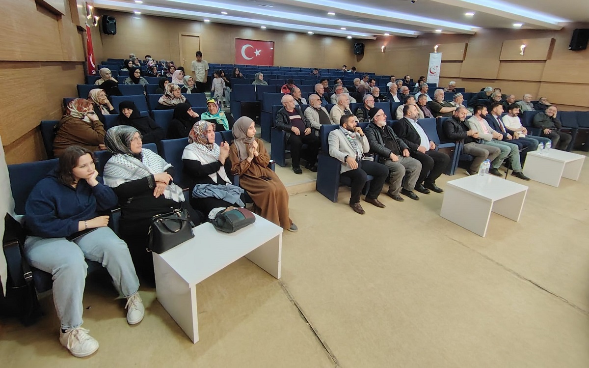 Saadet Partisi Çorum İl Başkanlığı tarafından, “Küresel Emperyalizm, Filistin Direnişi ve Yeni Bir Dünya” başlıklı bir konferans düzenlendi (3)