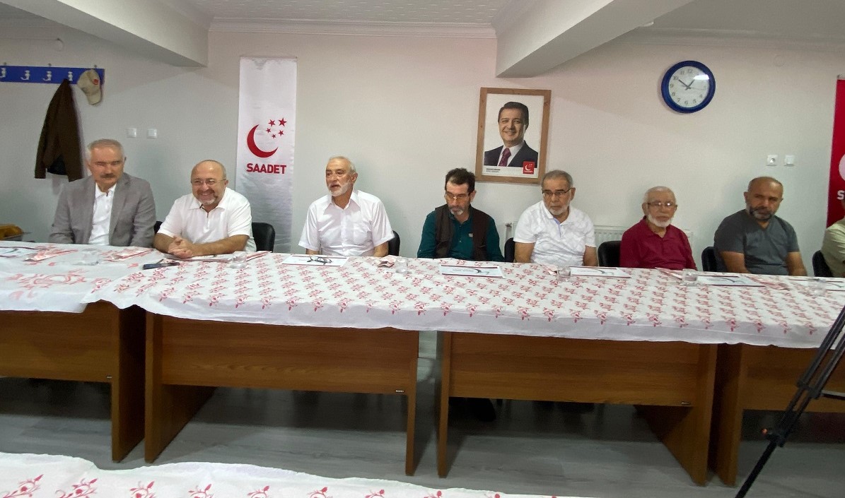 Saadet Partisi Samsun Milletvekili Mehmet Karaman, Çorum'da partililerle buluştu (2)