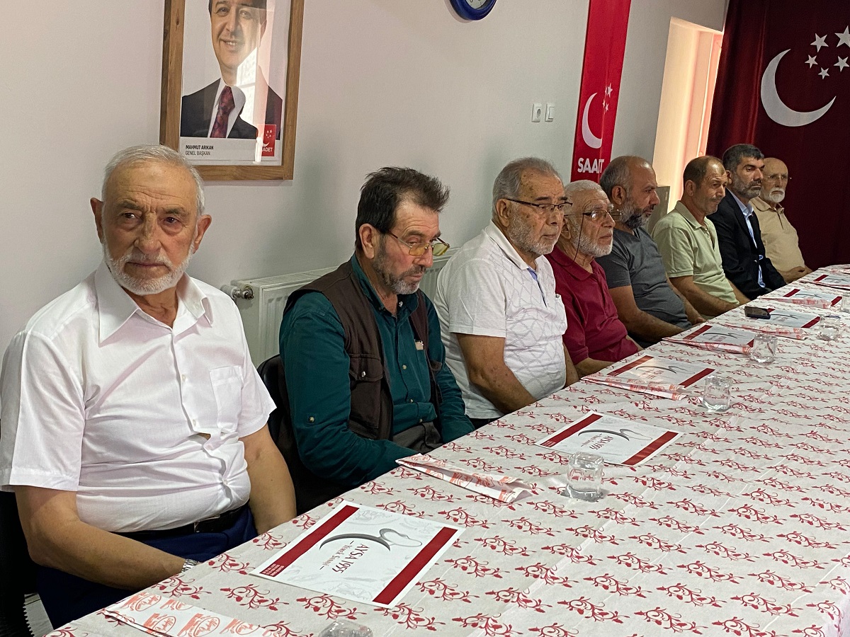 Saadet Partisi Samsun Milletvekili Mehmet Karaman, Çorum'da partililerle buluştu (3)