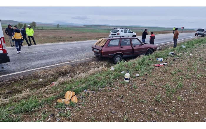 Sağlık ekiplerince ilk müdahaleleri yapılan yaralılar Alaca Devlet Hastanesine kaldırıldı (2)