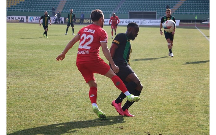 Şanlıurfa, Çorum FK maçından 1 puanla ayrıldı