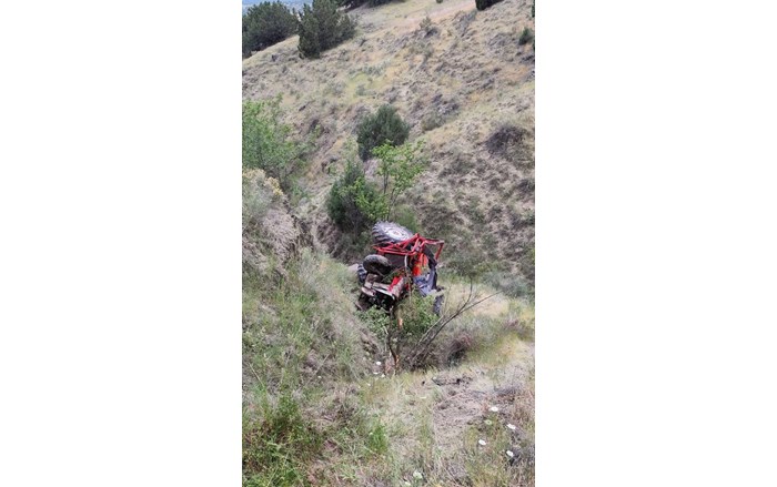 Şarampole devrilen traktörün altında kalan sürücü hayatını kaybetti (2)