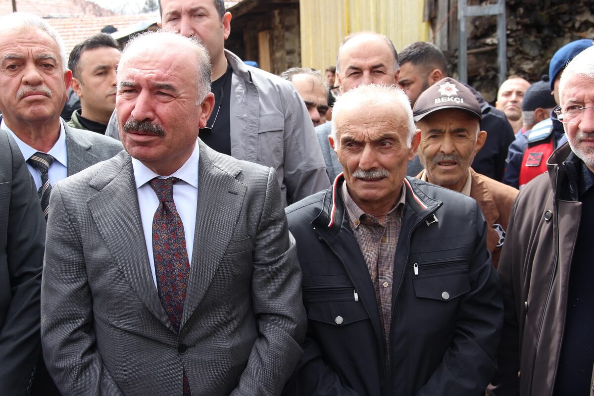 Şehit ailesinin yeni evinin temeli, dualar eşliğinde düzenlenen törenle atıldı (1)