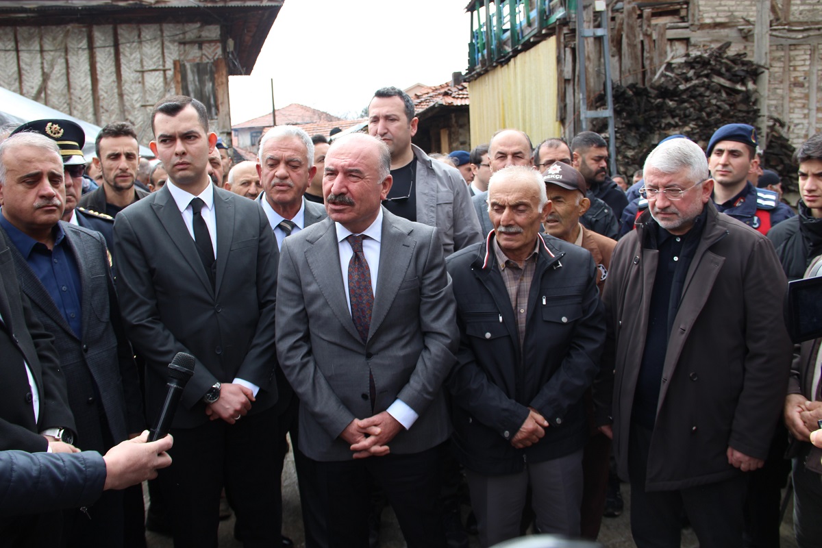 Şehit ailesinin yeni evinin temeli, dualar eşliğinde düzenlenen törenle atıldı (2)