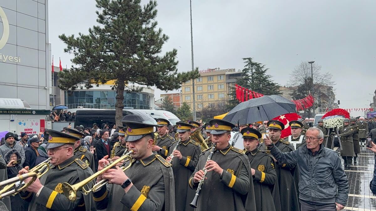 Şehit Uzman Çavuş Mustafa Bazna, askeri törenle toprağa verildi (3)