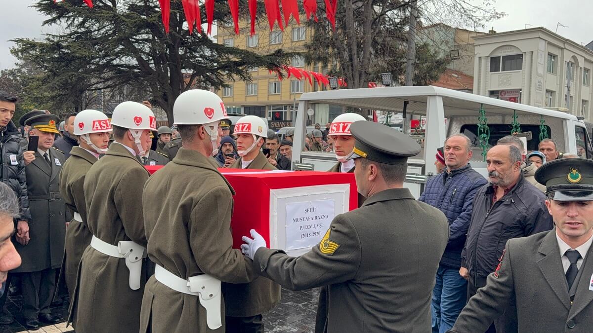 Şehit Uzman Çavuş Mustafa Bazna, son yolculuğuna uğurlandı (1)