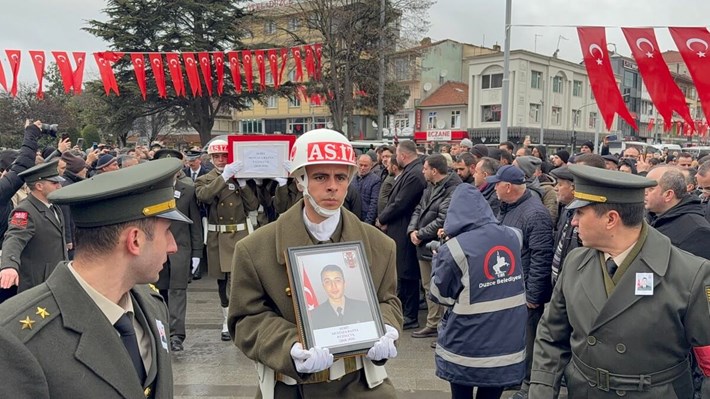 Şehit Uzman Çavuş Mustafa Bazna, son yolculuğuna uğurlandı (2)