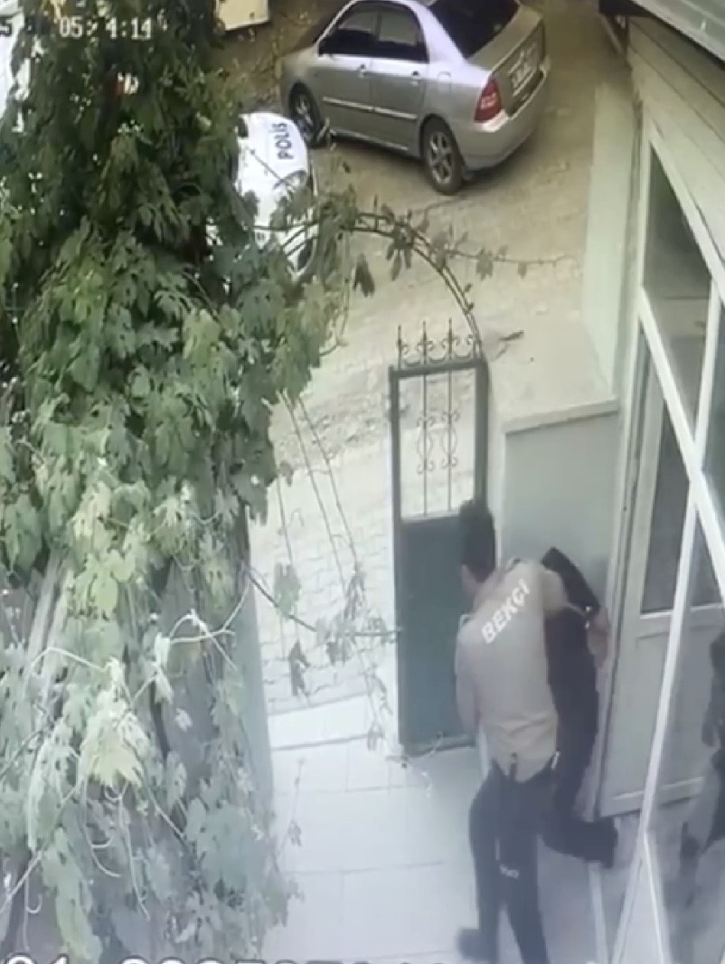 Sungurlu ilçesinde hırsızlık yapan kişi, saklandığı camide yakalandı (2)