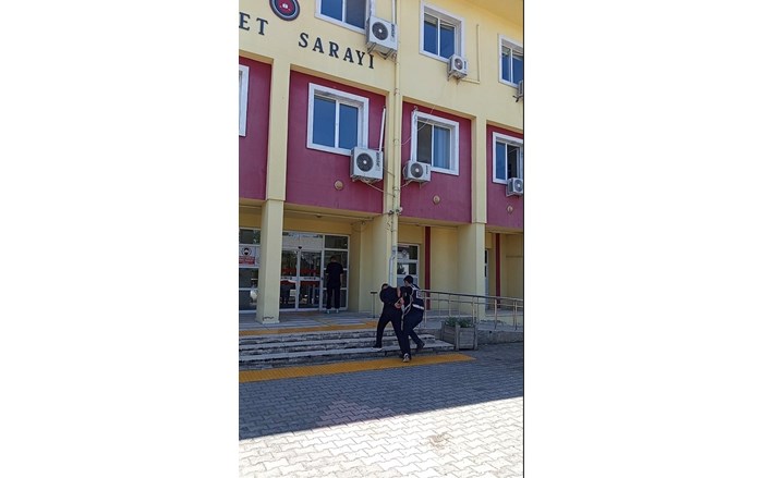 Sungurlu ilçesinde hırsızlık yapan kişi, saklandığı camide yakalandı (3)