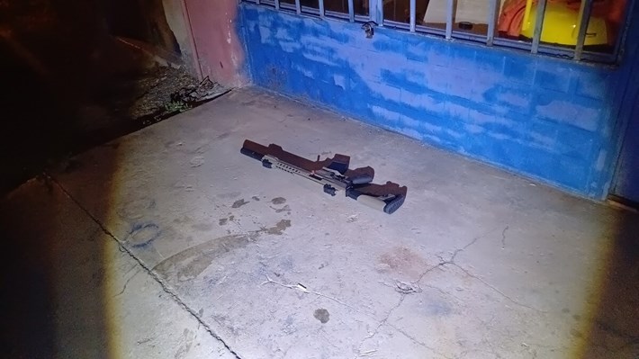 Şüphelilerin bulunduğu araçta ruhsatsız tüfek ve fişek ele geçirildi (1)