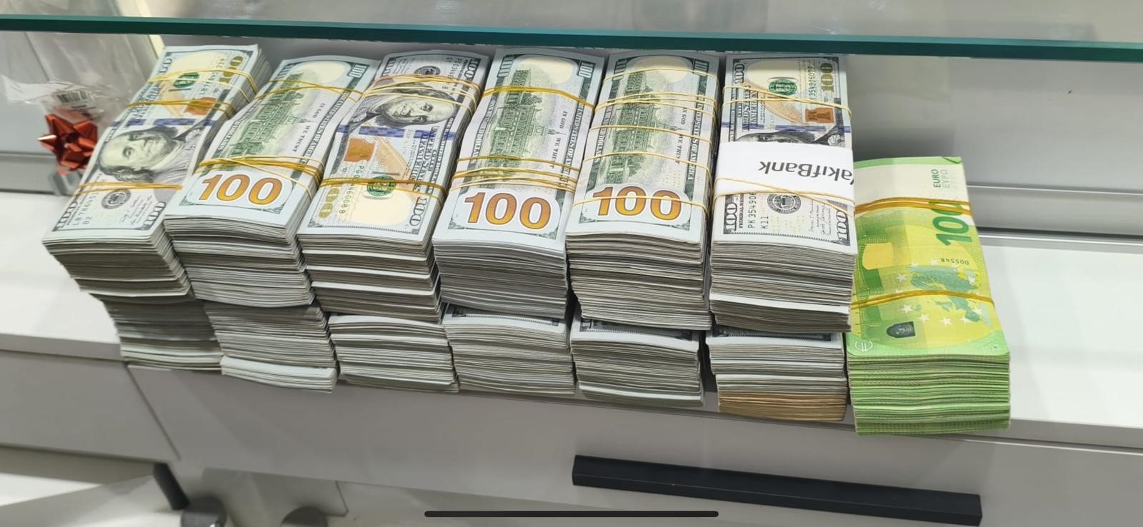 Şüphelilerin hesaplarında ise 37 Milyar 645 Milyon TL hesap hareketi bulunduğu ortaya çıkarıldı (2)