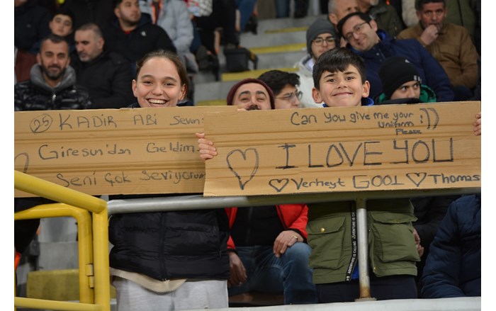 Taraftarlar, takımlarını yalnız bırakmadı (2)