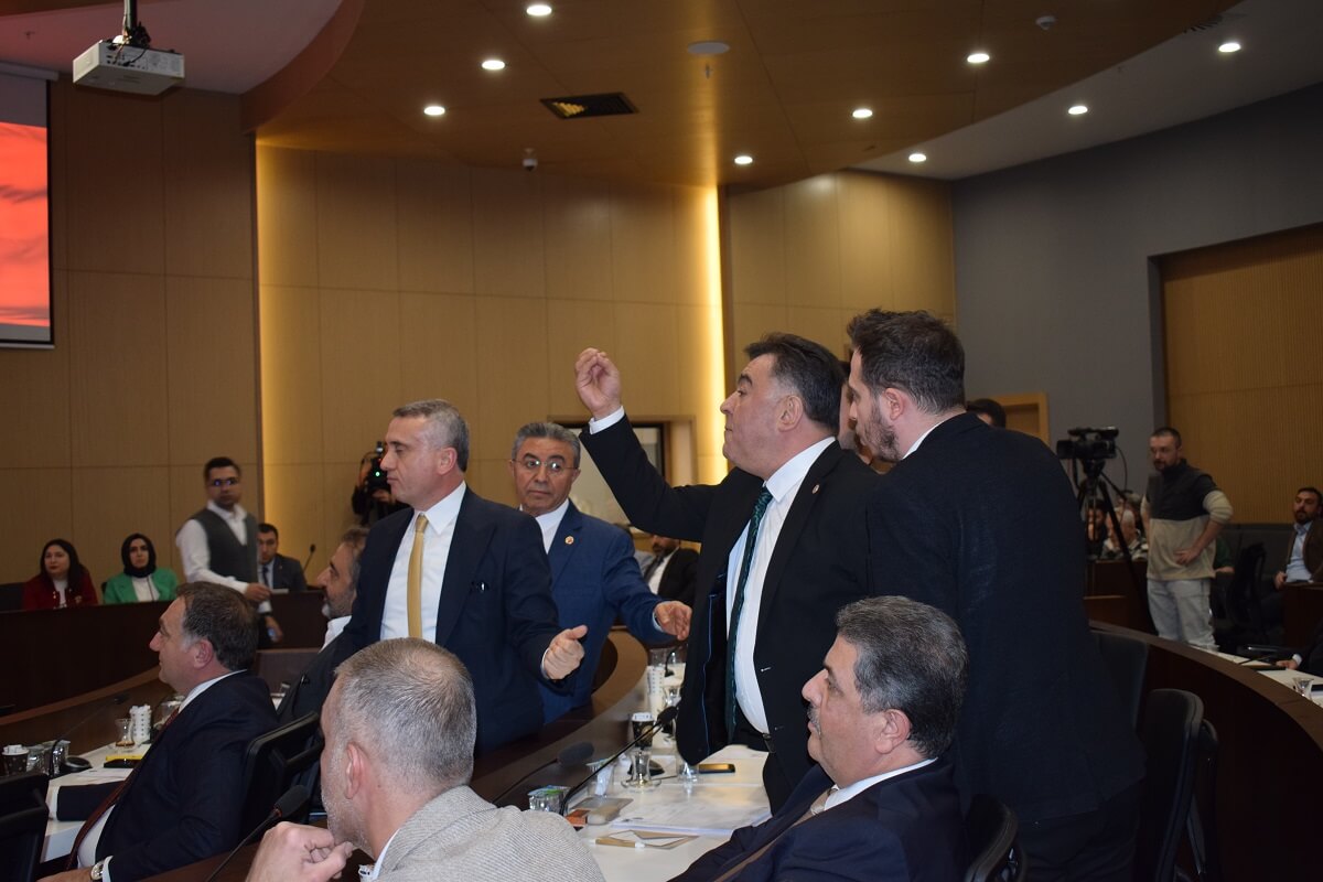 Tartışmalara AK Partili Mustafa Gökgez de katıldı (1)