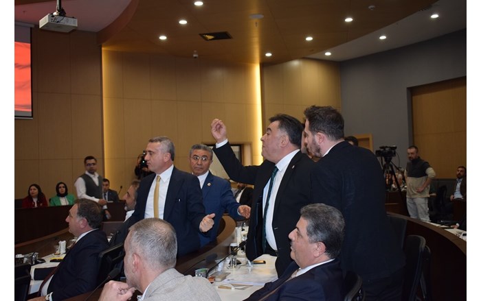 Tartışmalara AK Partili Mustafa Gökgez de katıldı (1)