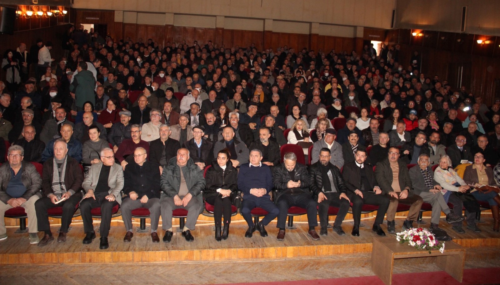 Tele 1 Televizyonu Genel Yayın Yönetmeni Merdan Yanardağ'ın Çorum programı yoğun ilgiyle karşılandı (1)