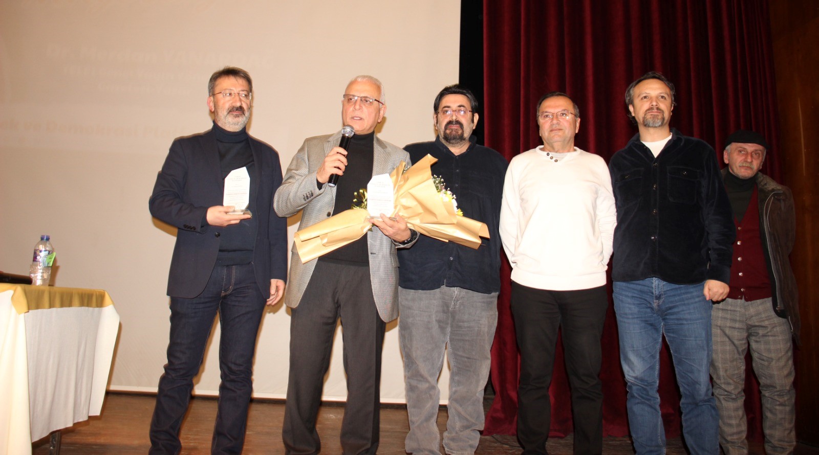 Tele 1 Televizyonu Genel Yayın Yönetmeni Merdan Yanardağ'ın Çorum programı yoğun ilgiyle karşılandı (7)