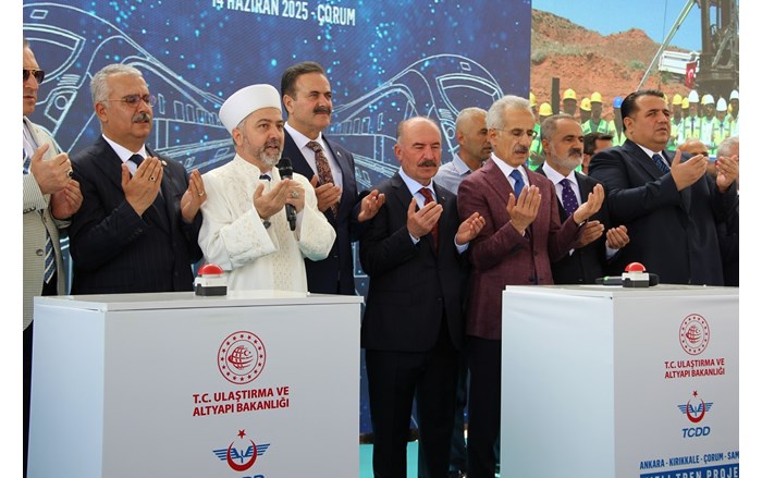 Temel atma töreni Ulaştırma ve Altyapı Bakanı Abdulkadir Uraloğlu'nun katılımı ile gerçekleştirildi (1)