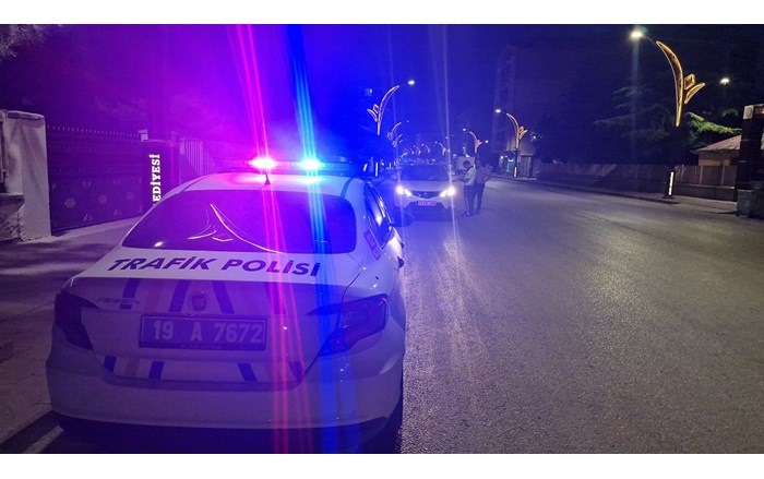 Trafik Şube ekipleri, Zile Caddesi üzerinde genel bir asayiş denetimi yaptı (1)