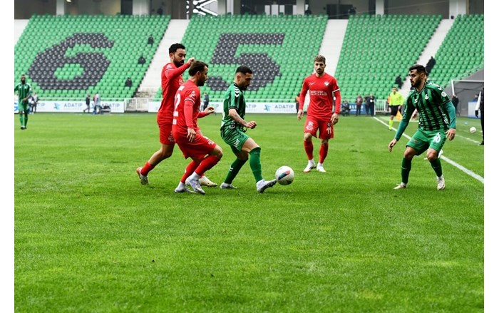 Trendyol 1. Lig'in 23. haftasında Sakaryaspor, sahasında karşılaştığı Çorum FK’yı 2 1 mağlup etti (2)