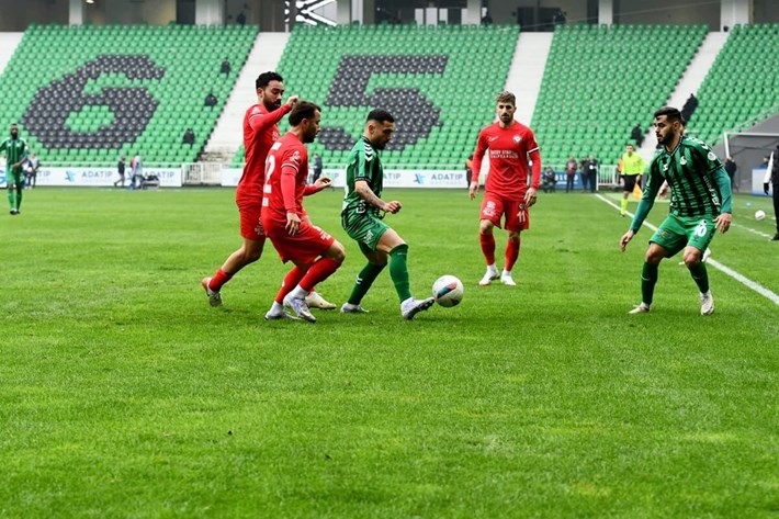 Trendyol 1. Lig'in 23. haftasında Sakaryaspor, sahasında karşılaştığı Çorum FK’yı 2 1 mağlup etti (2)