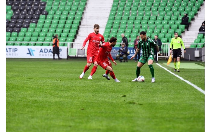 Trendyol 1. Lig'in 23. haftasında Sakaryaspor, sahasında karşılaştığı Çorum FK’yı 2 1 mağlup etti (3)