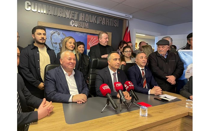 Ünlü siyasetçi Cemal Enginyurt, Çorum CHP İl Başkanlığında basın toplantısı yaptı (1)