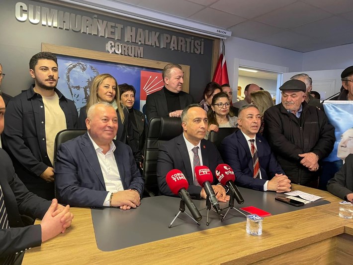 Ünlü siyasetçi Cemal Enginyurt, Çorum CHP İl Başkanlığında basın toplantısı yaptı (1)