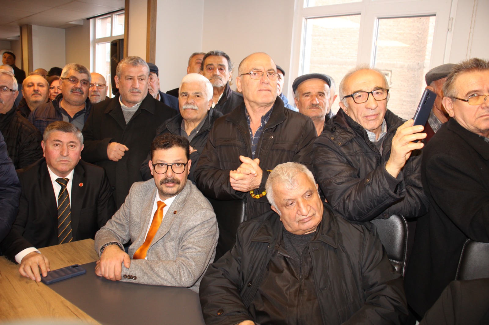 Ünlü siyasetçi Cemal Enginyurt, Çorum CHP İl Başkanlığında basın toplantısı yaptı (2)