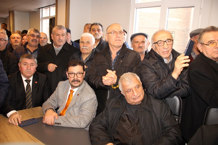 Ünlü siyasetçi Cemal Enginyurt, Çorum CHP İl Başkanlığında basın toplantısı yaptı (2)