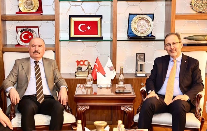 Vali Ali Çalgan, Bakan Muharrem Kasapoğlu'na Çorum hakkında bilgi verdi