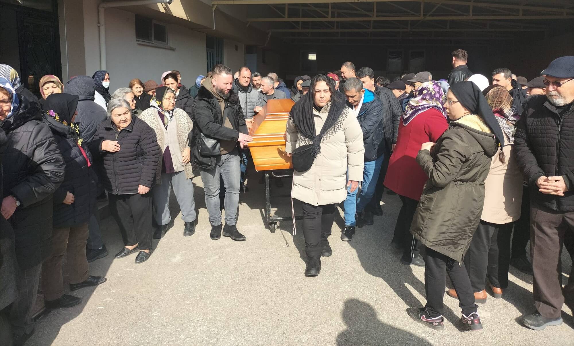 Vesalet Sevin'in cenaze töreninde hüzün, acı ve yas vardı (2)