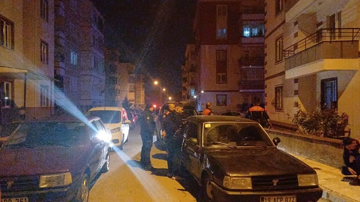 yakalama kararı bulunan şahıs, polisten kaçtı