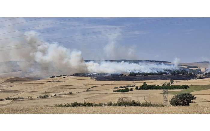 Yangın, Büyük Ekmekçi köyünde meydana geldi (1)