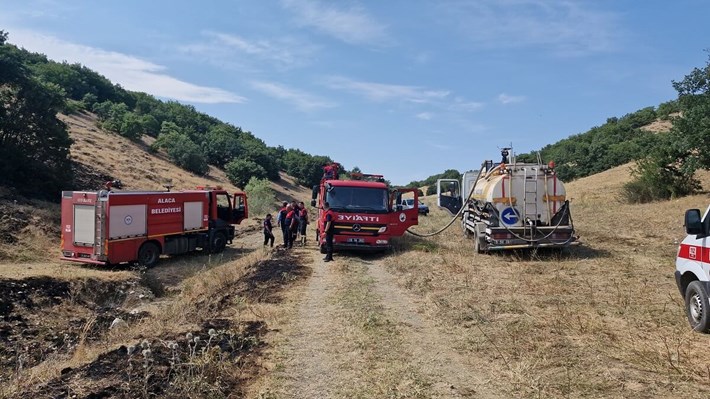 Yangın, Büyük Ekmekçi köyünde meydana geldi (2)