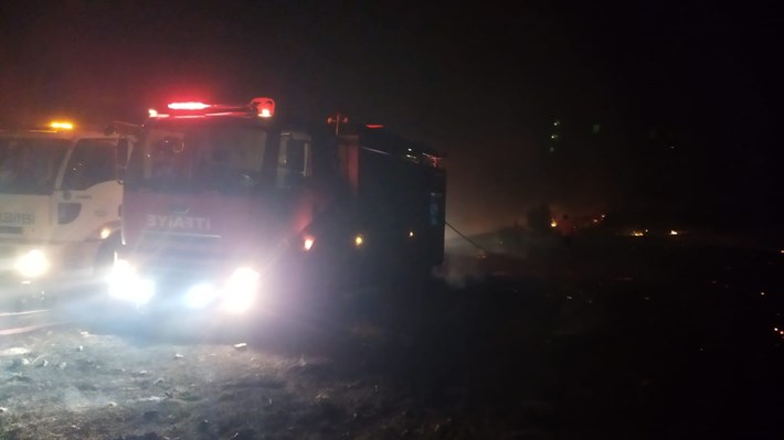 Yangın, Osmancık ilçesi Kumbaba Köyü Çatar mevkiinde bulunan bir tarlada meydana geldi