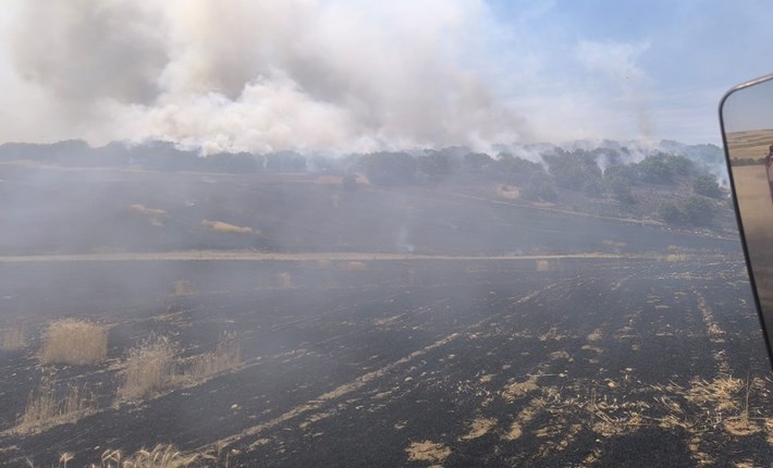 Yangın, Sungurlu'ya bağlı Büyük Ekmekçi köyünde meydana geldi (1)