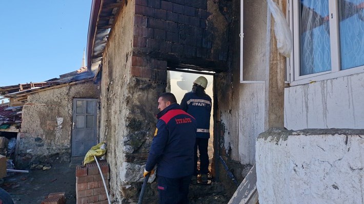 Yangında büyük çaplı maddi hasar oluştu (1)