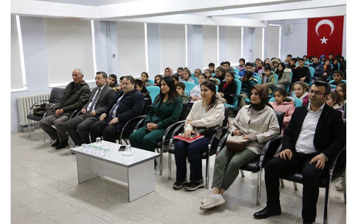 Yaramaz Tavşan Avcı'ya Karşı adlı oyun Boğazkale'de sahnelendi (3)