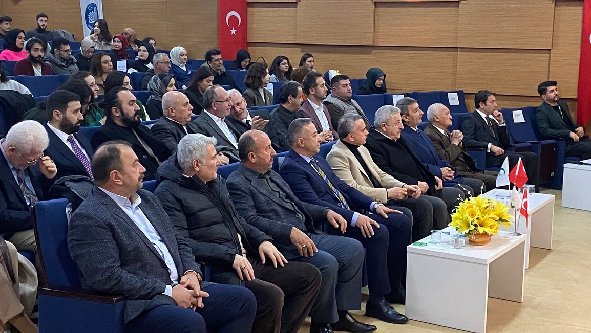 Yeşilay'ın genel kurulu Turgut Özal Konferans Salolu'nda yapıldı