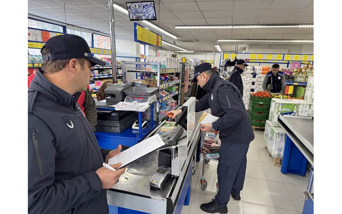 Zabıta ekipleri, marketleri mercek altına aldı (1)